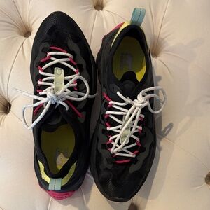 Sorel  Kinetic Sneaker size 9